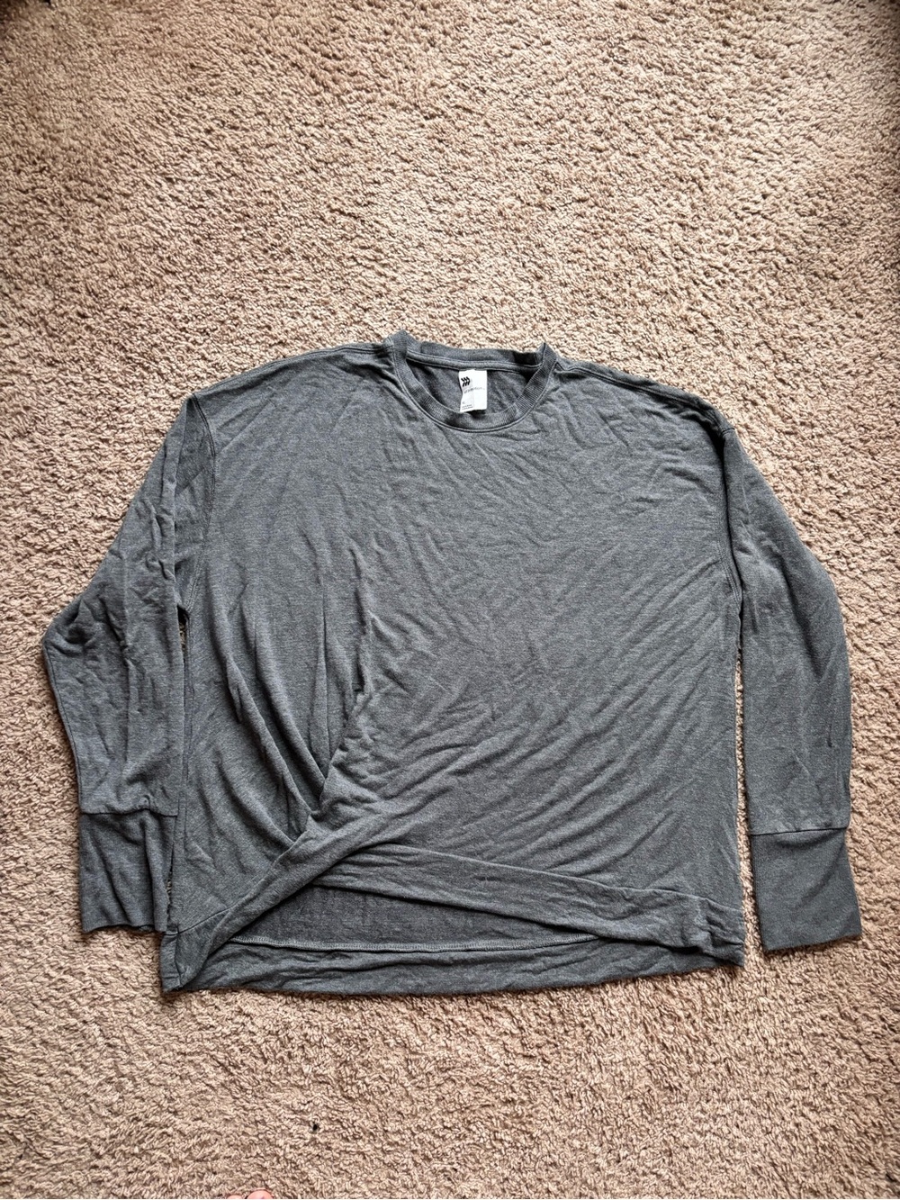 all in motion woman Long-Sleeve Crewneck Shirt - Charcoal Gray w/twist